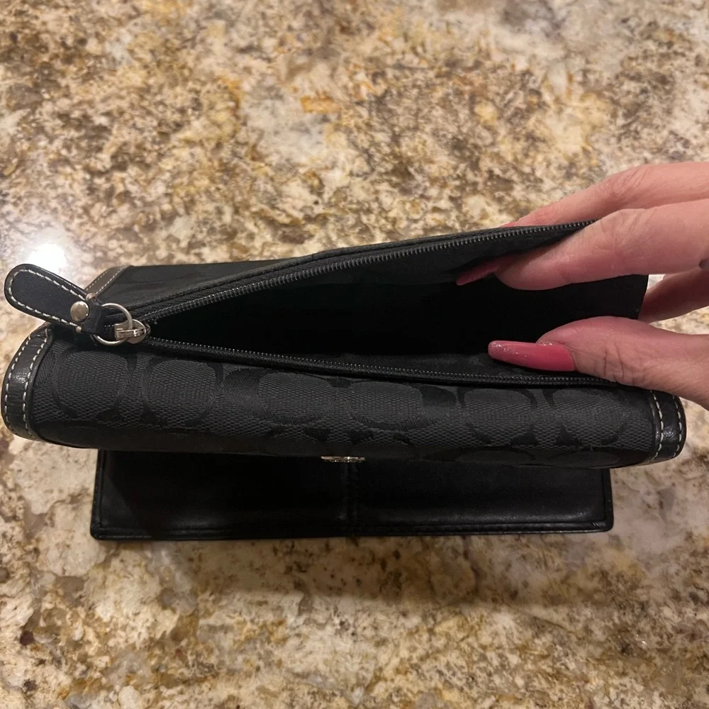 Vintage Coach Black Monogram
Canvas & Leather Full Size Snap
Open Wallet - Picture 5 of 5